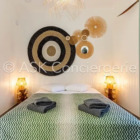 Surgabali - Swimming Pool And 300m From The Villa