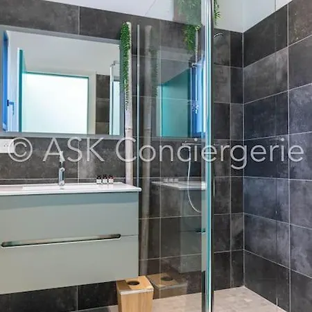 Surgabali - Swimming Pool And 300m From The